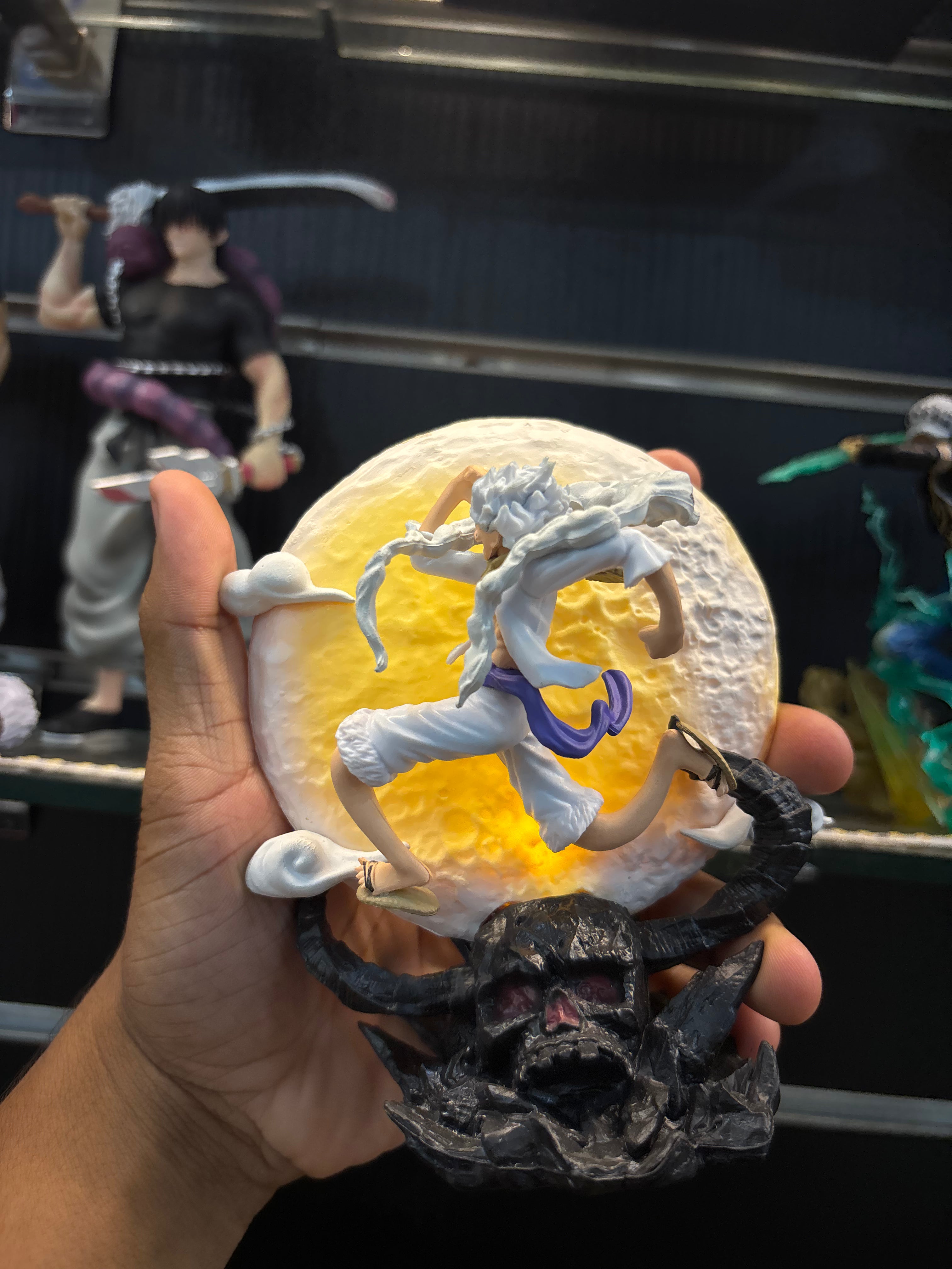 luffy onigashima base led figure 15 cm