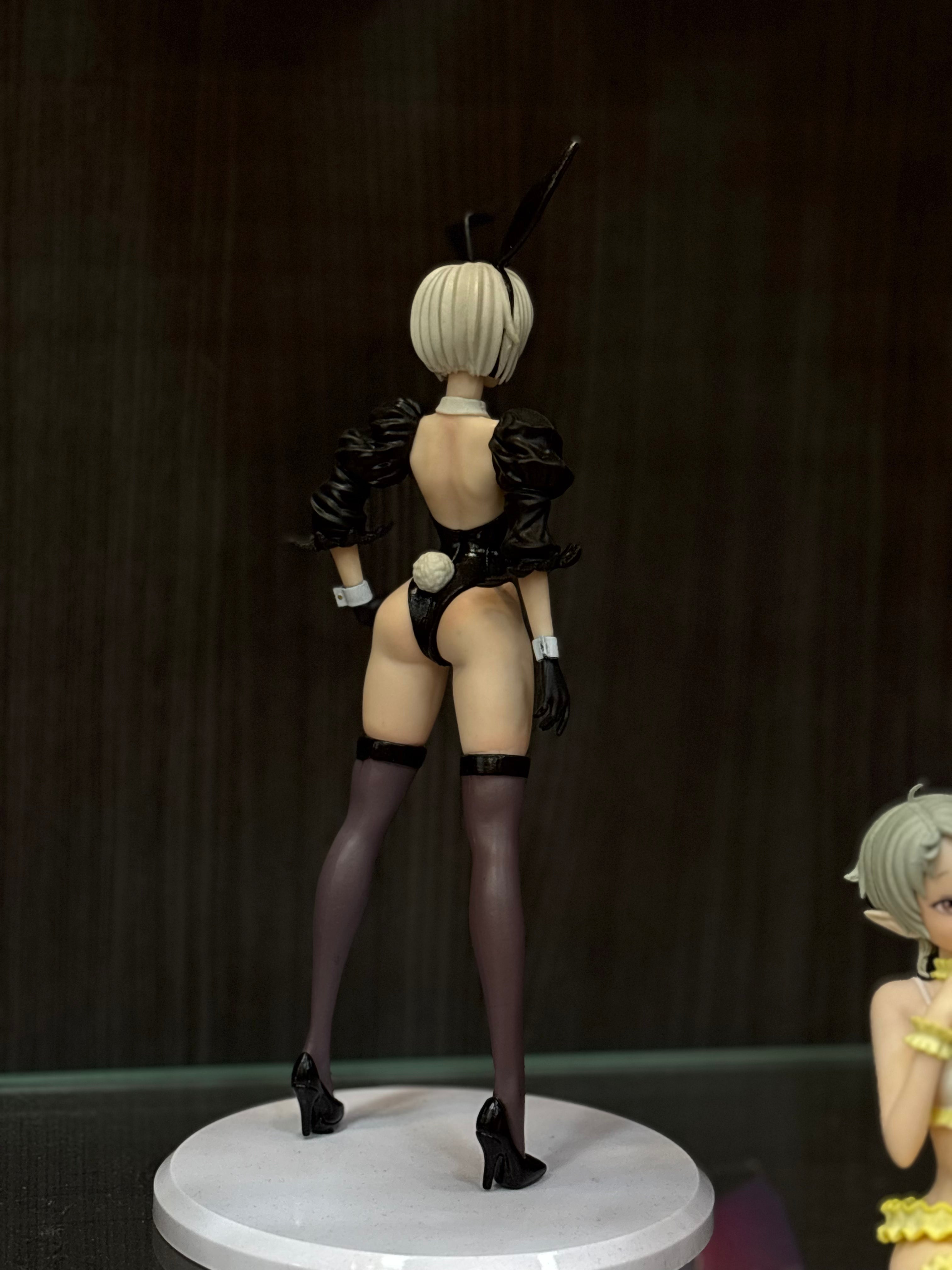 2B bunnygirl 25 cm figure