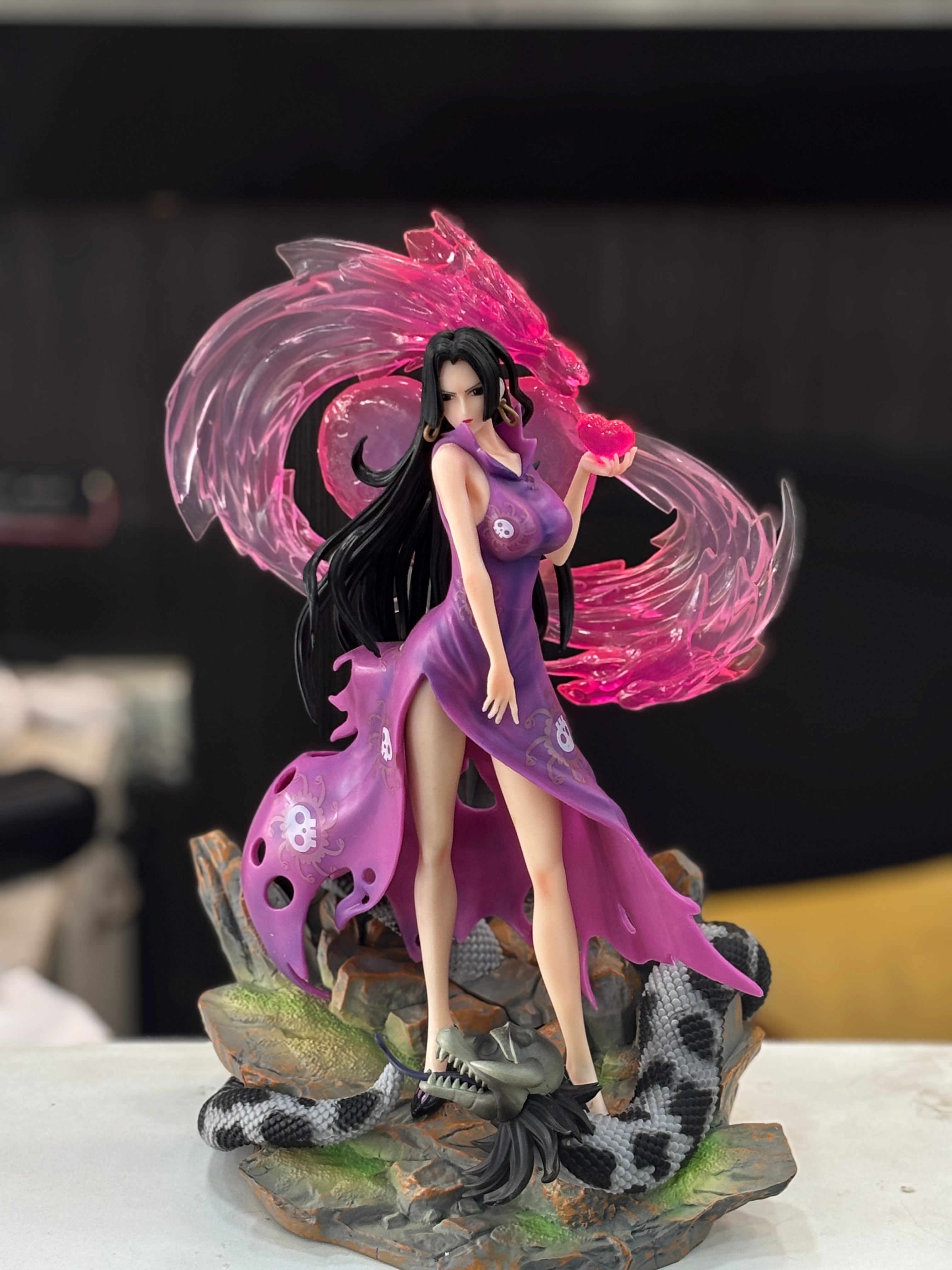 Boa Hancock 37 cm premium led figure