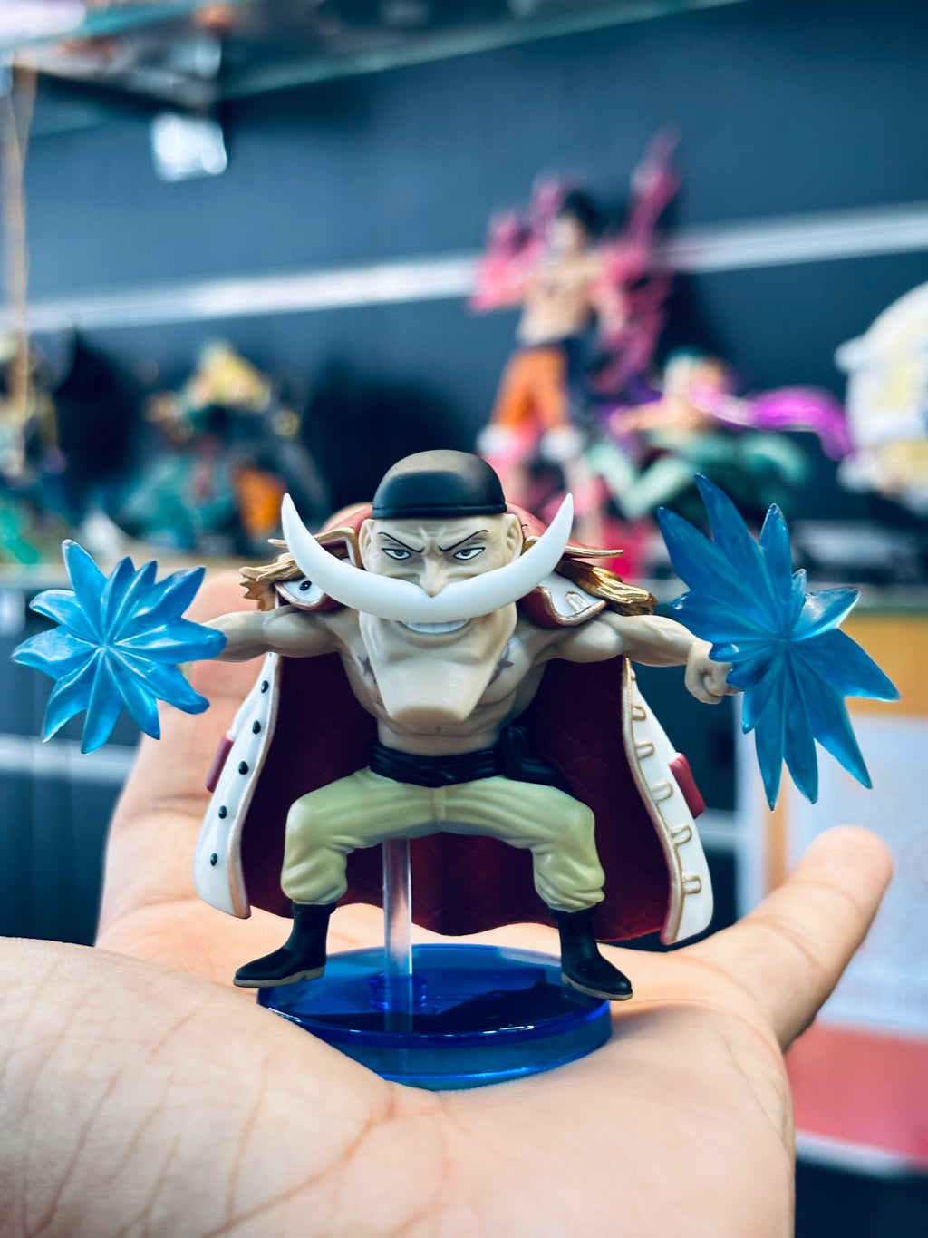 Banpresto world collectible figure whitebeard branded mini  figure