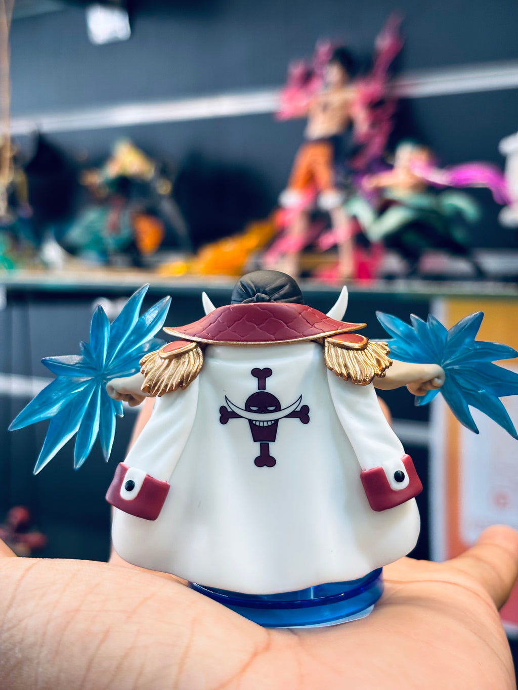 Banpresto world collectible figure whitebeard branded mini  figure