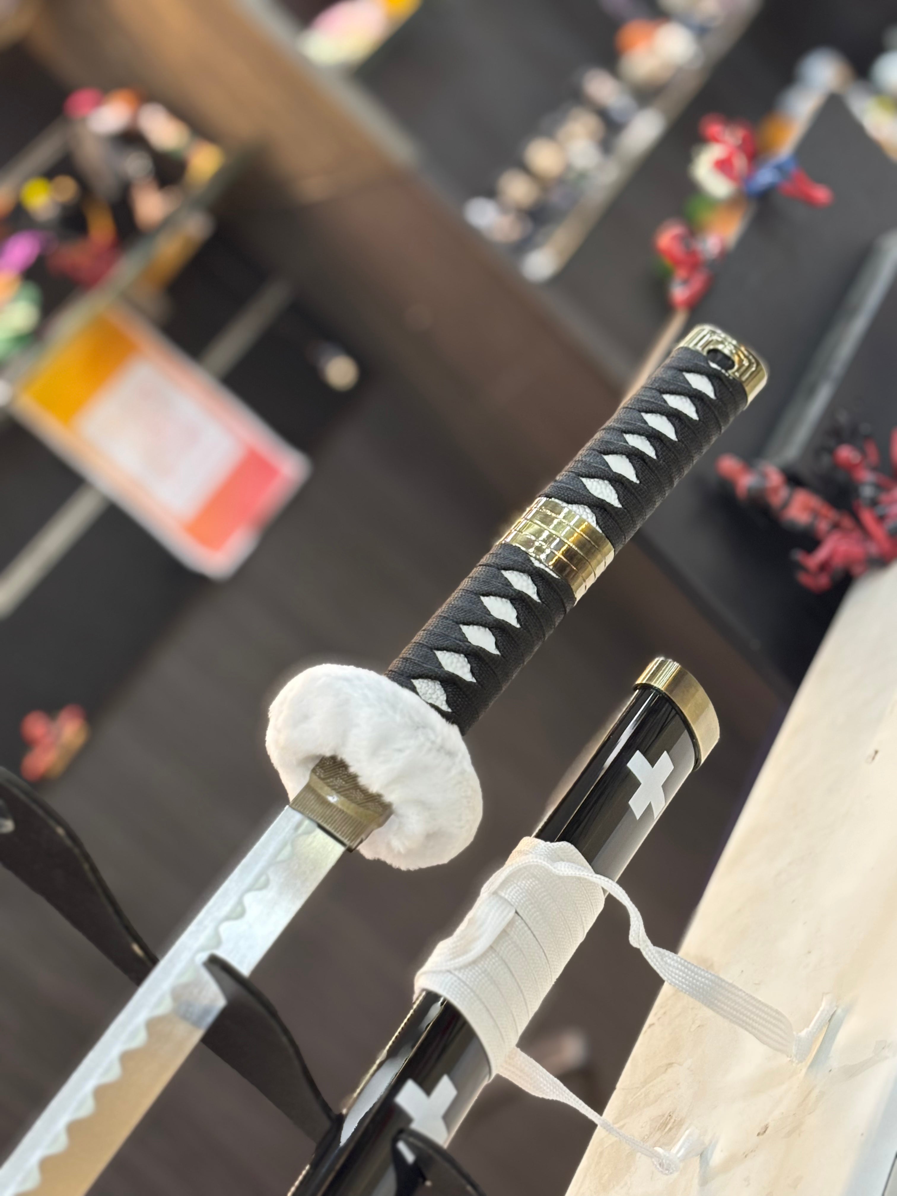 trafalgar law metal alloy  black ver  katana