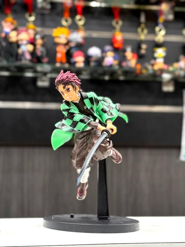 tanjiro midair 22 cm action figure
