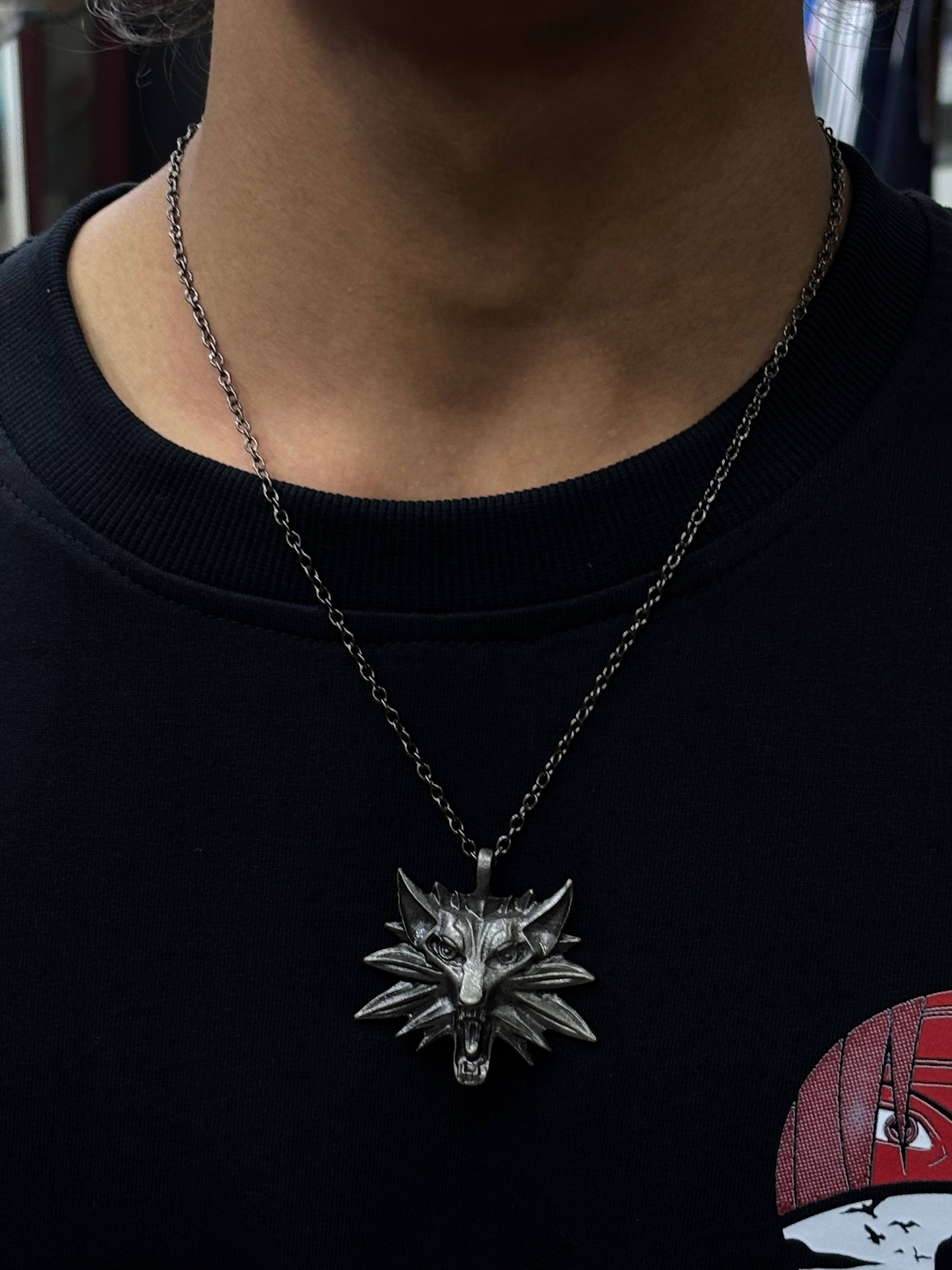 the witcher wolf medallion necklace
