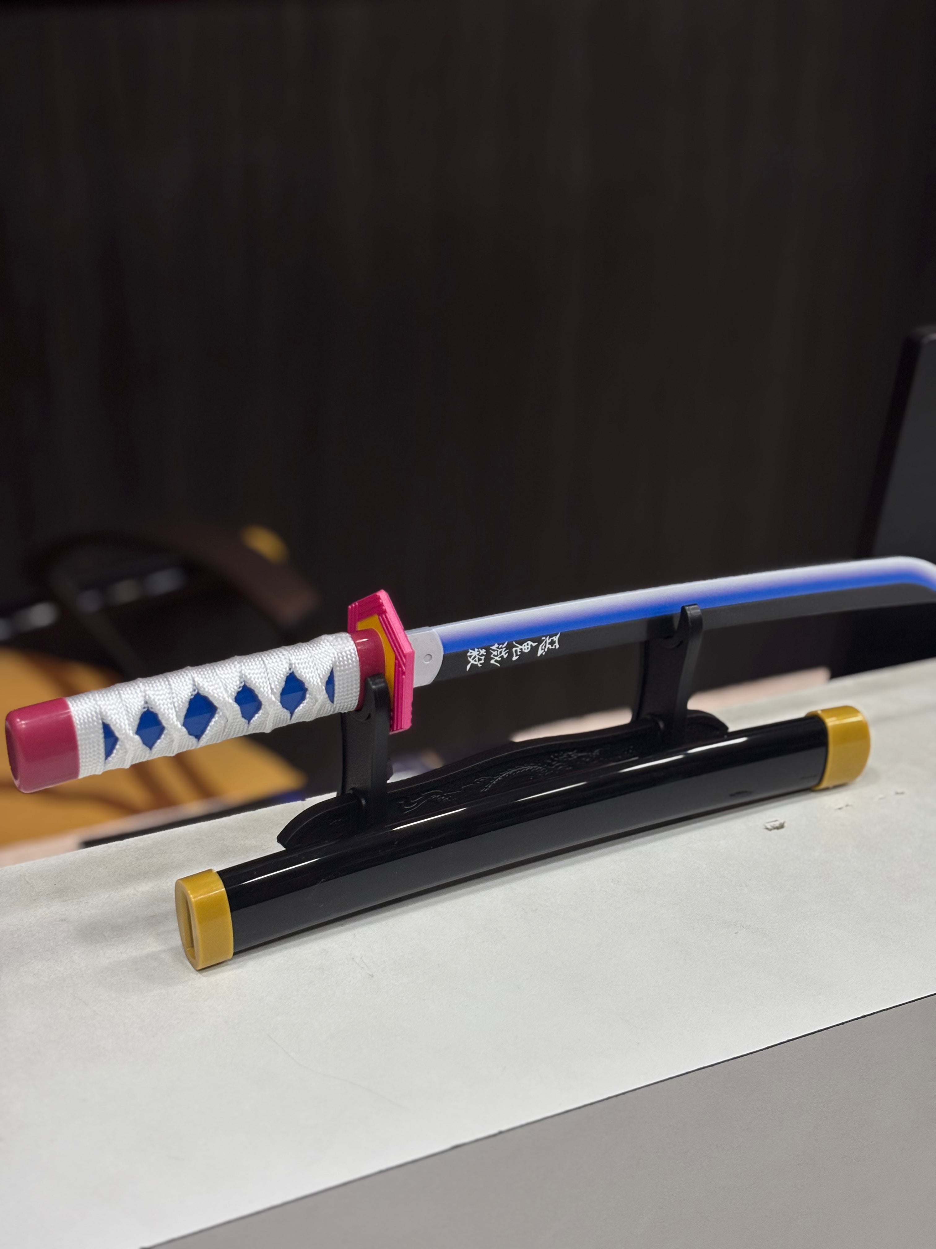 giyu tomioka 45 cm wooden katana including stand