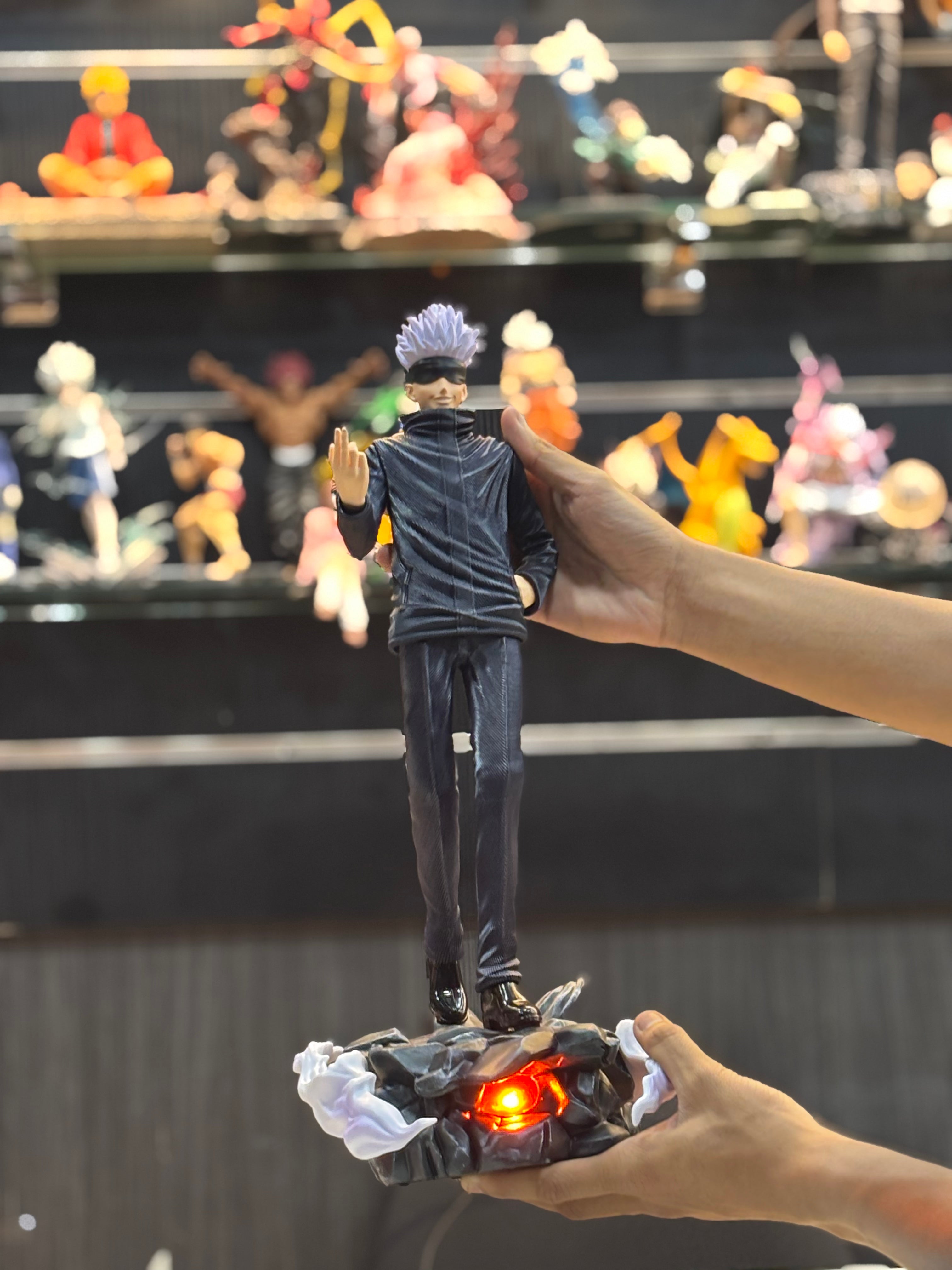 Gojo standing 42 cm premium led base figure