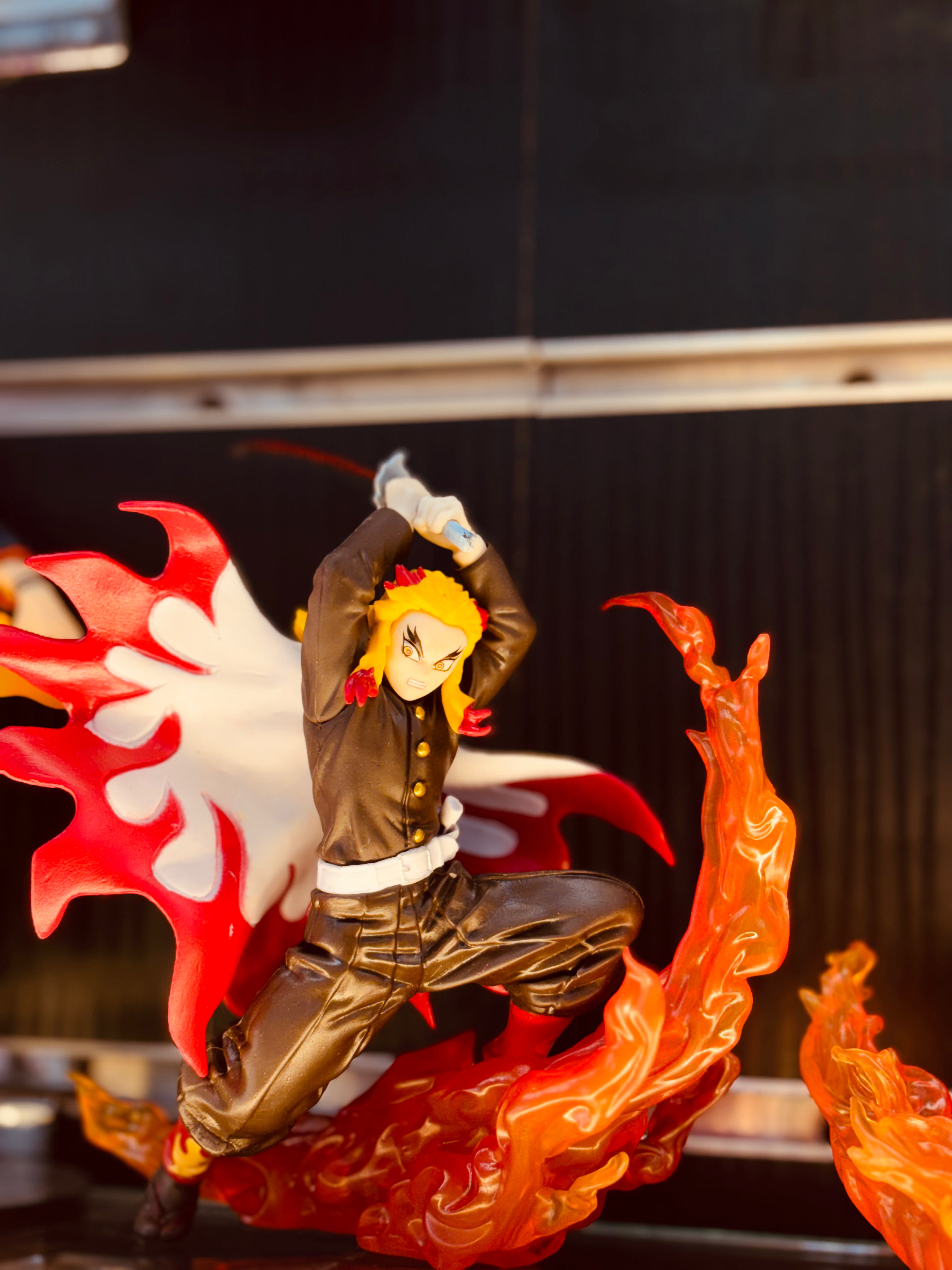 rengoku with flame base 17 cm figure